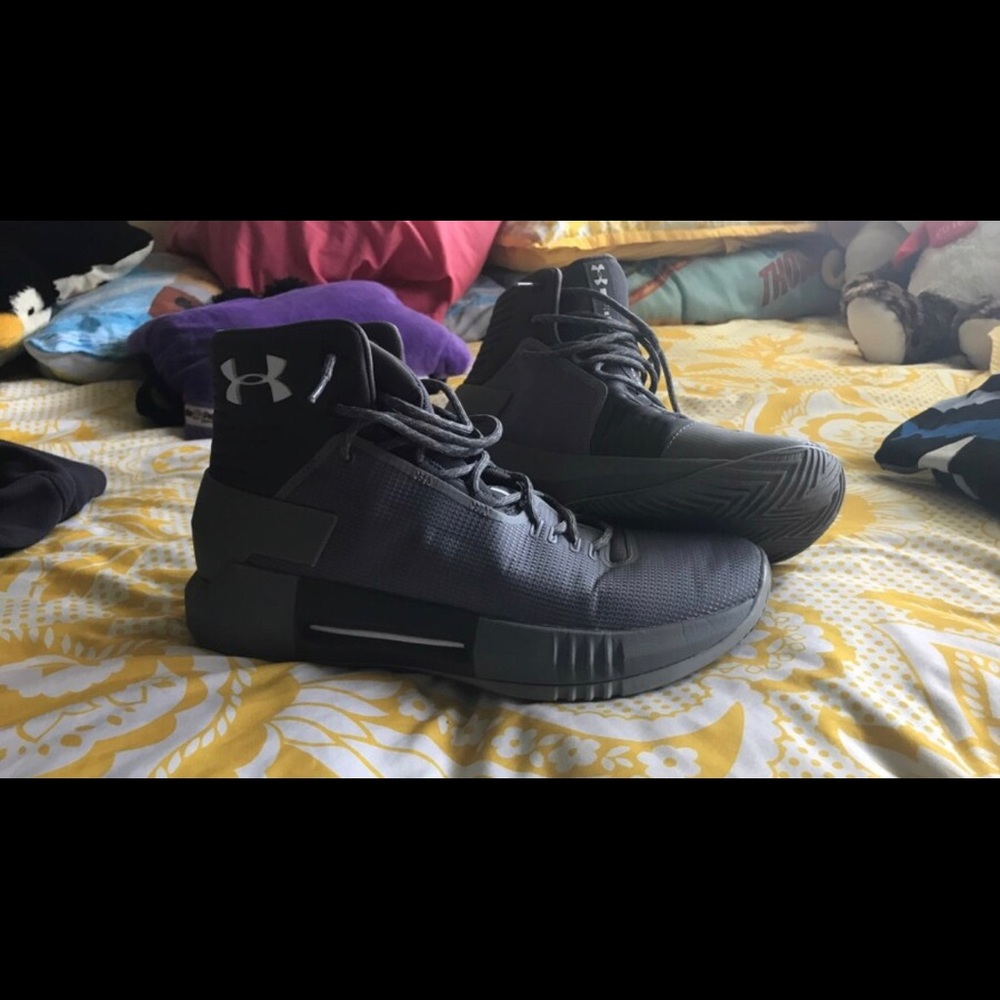 UnderArmour Basketball shoes